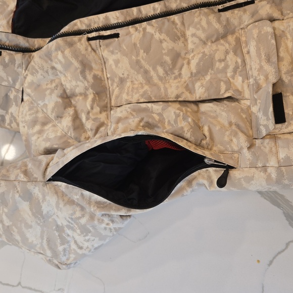 Obermeyer Limelight Camo Insulated Puffer Ski Snow Jacket Size 12 Junior - Picture 9 of 14